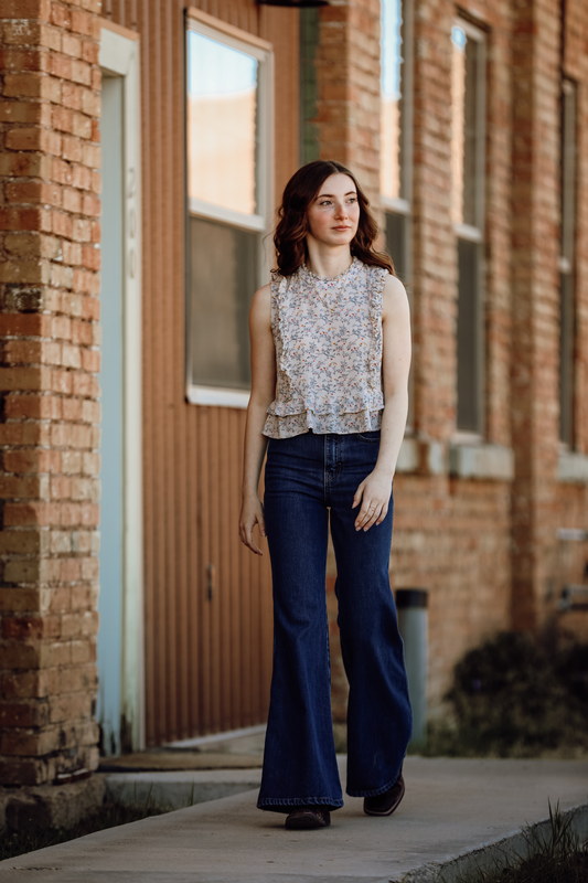 Historic Downtown Senior Session, frame 2